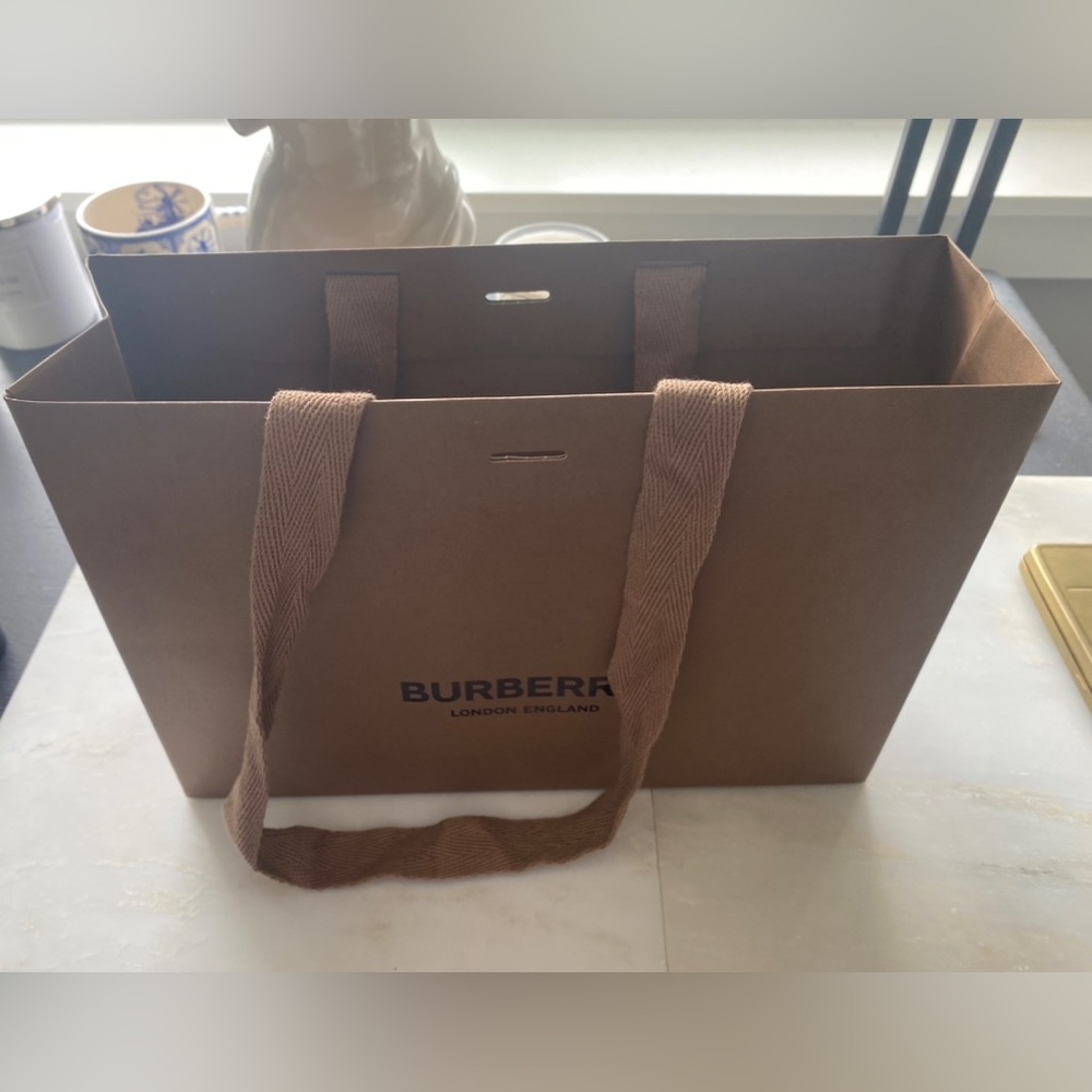 Burberry shopping bag